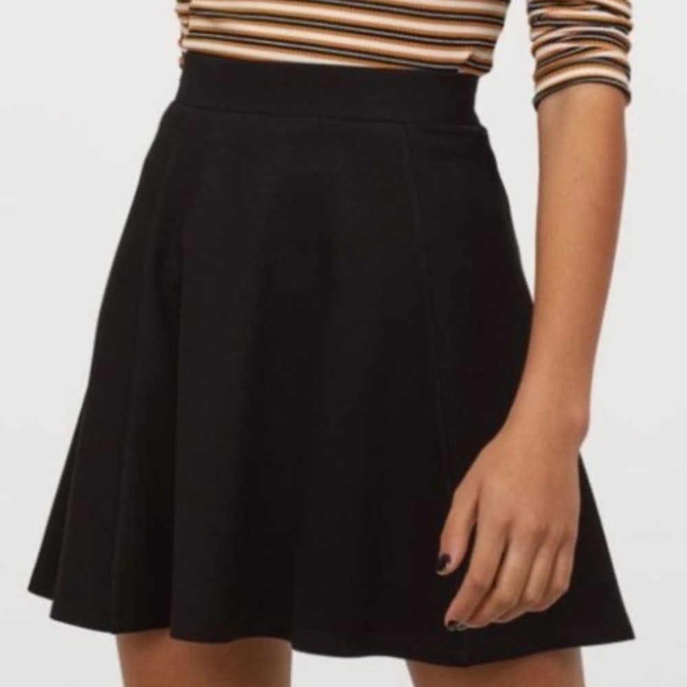 h&m black skater skirt